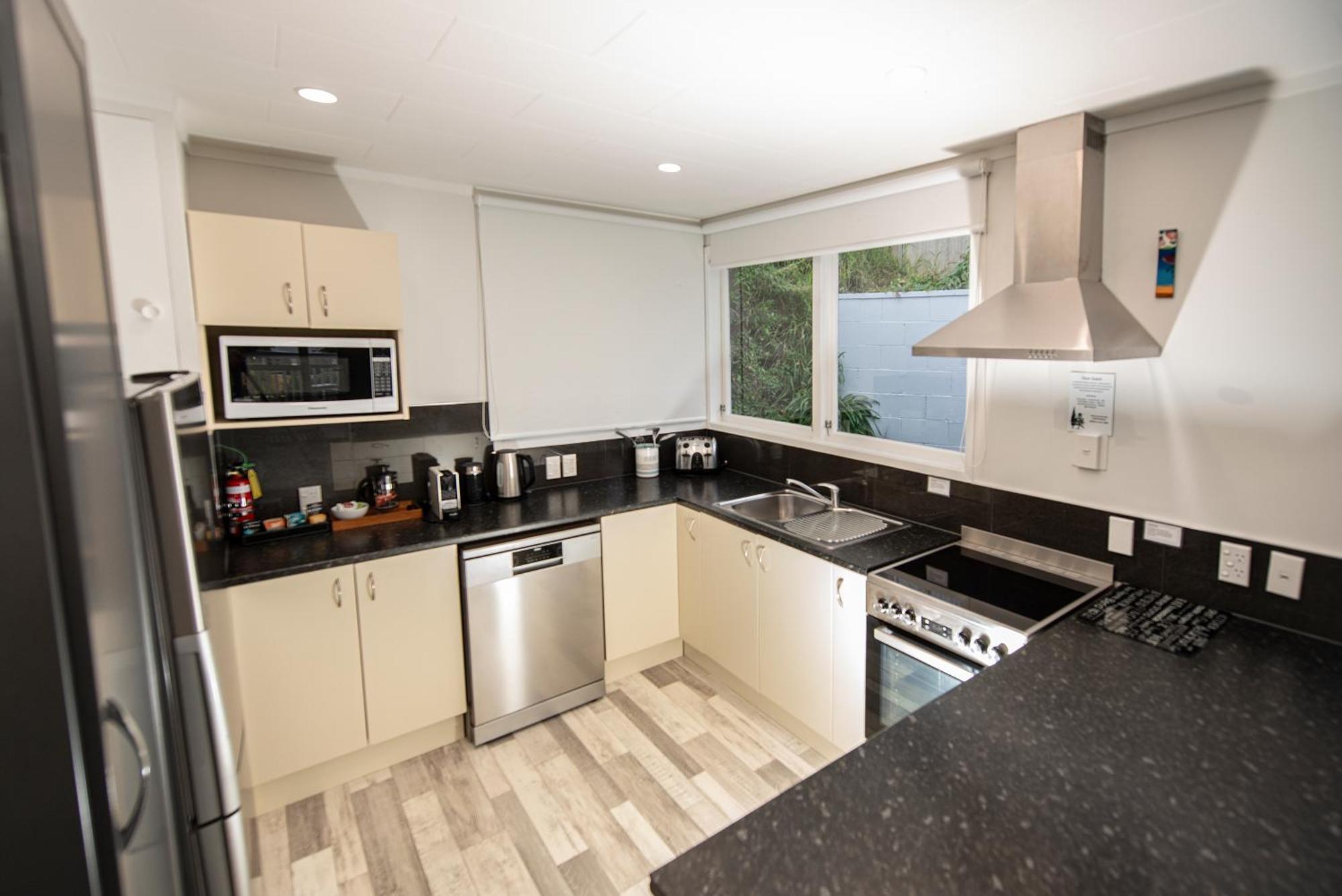 Harbour View Motel And Waterfront Apartments Tauranga Extérieur photo